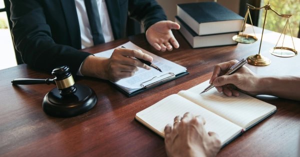 מושג עורך דין
