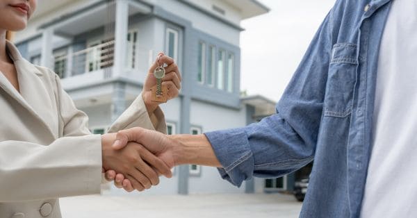 מכירת דירה מחיר למשתכן – המדריך המשפטי לביצוע העסקה בטוחה